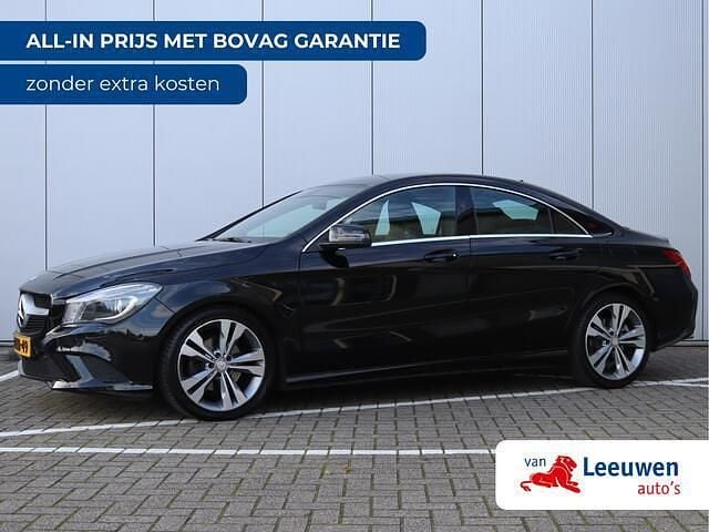 Zwart (metallic) Gebruikt 2013 Mercedes CLA200 Prestige Sedan | € 14.995 (Eerlijke prijs) - Afbeelding 1/3
