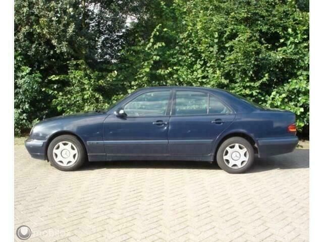Occasion Mercedes E200 Avantgarde 116 PK (85 kW) 2001 Blauw Sedan