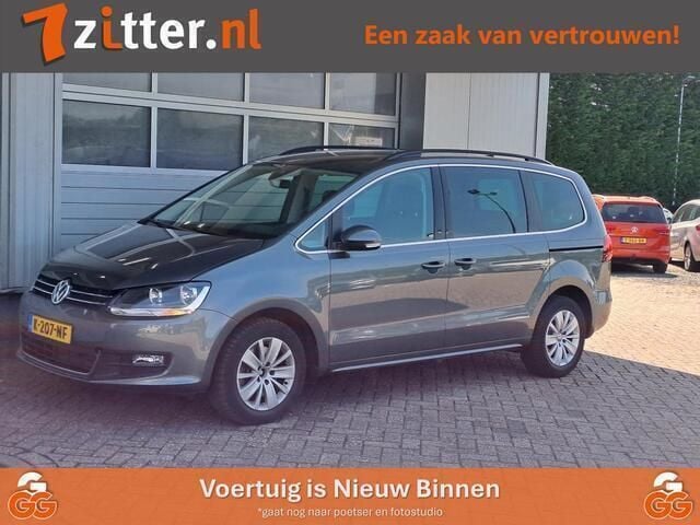 Grijs Gebruikt 2019 VW Sharan Comfortline MPV | € 33.900 (Goede deal) - Afbeelding 1/4