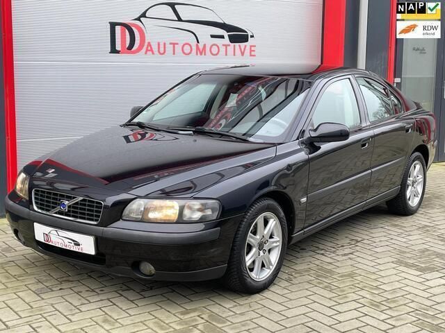 Zwart Gebruikt 2002 Volvo S60 Sedan | € 3.000 (Goede deal) - Afbeelding 1/4