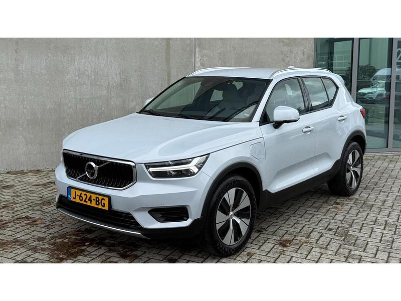 Grijs Gebruikt 2020 Volvo XC40 Inscription SUV | € 23.640 (Eerlijke prijs) - Afbeelding 1/4