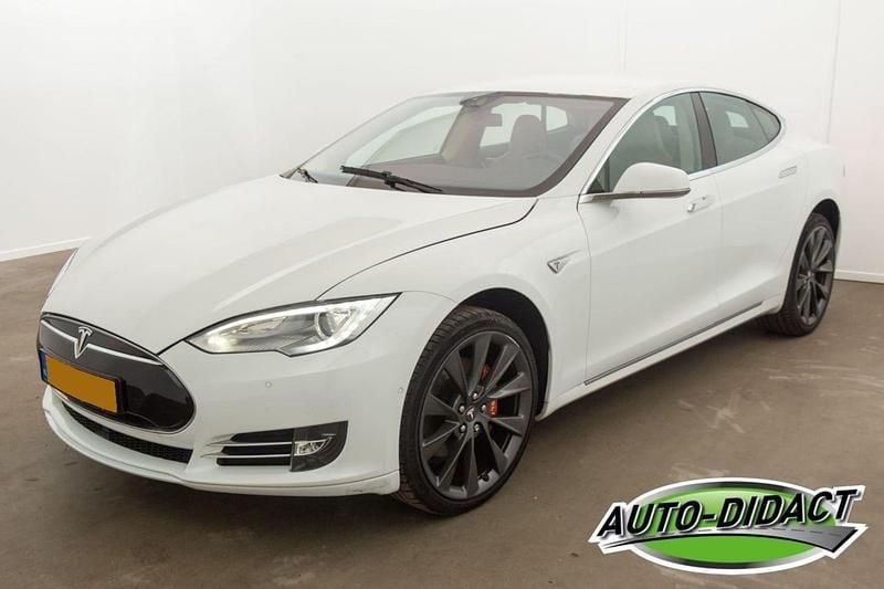 Wit Occasion 2014 Tesla Model S Hatchback | € 13.200 - Afbeelding 1/4
