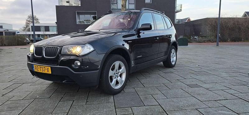 Zwart (metallic) Occasion 2009 BMW X3 SUV | € 3.000 (Super prijs) - Afbeelding 1/4