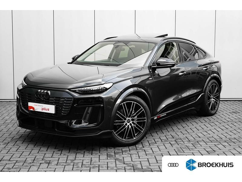Grijs Gebruikt 2025 Audi Q6 Sportback e-tron Advanced SUV | € 86.695 - Afbeelding 1/4