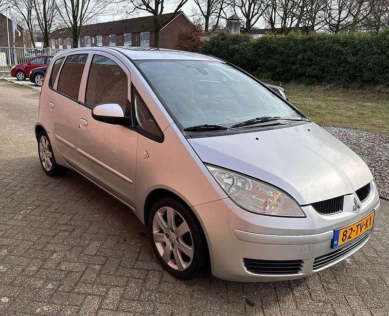 Zilver Gebruikt 2007 Mitsubishi Colt Stationwagen | € 2.295 (Eerlijke prijs) - Afbeelding 1/4