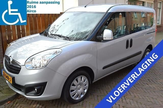 Grijs Gebruikt 2016 Opel Combo MPV | € 22.950 - Afbeelding 1/4