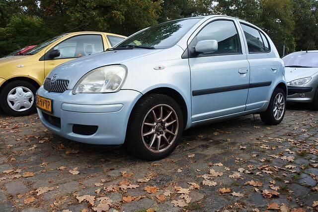 Blauw Gebruikt 2004 Toyota Yaris Sol Hatchback | € 1.495 (Eerlijke prijs) - Afbeelding 1/4
