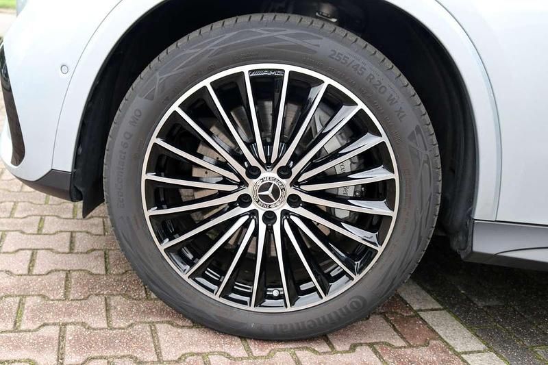 Occasion Mercedes GLC300e AMG line 2025 Zilver SUV