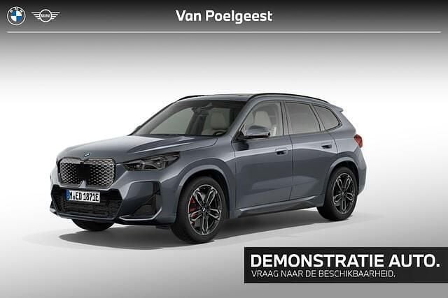Grijs Occasion 2025 BMW iX1 M Sport SUV | € 62.147 - Afbeelding 1/2
