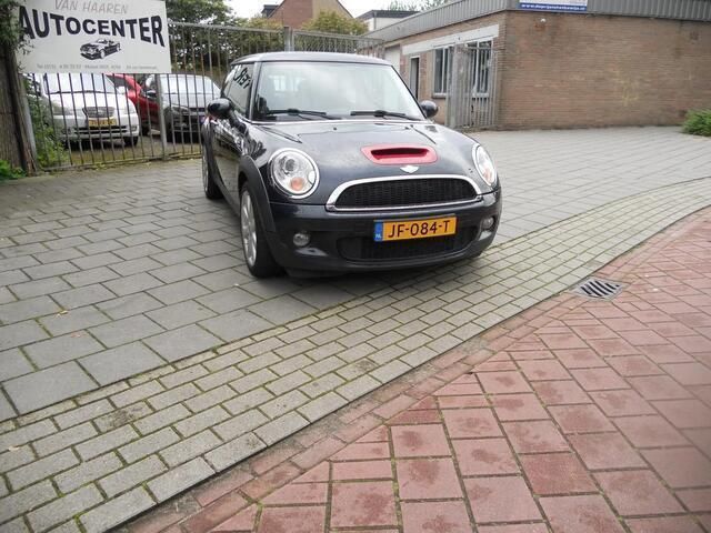 Zwart Gebruikt 2007 Mini Cooper S Hatchback | € 3.950 (Super prijs) - Afbeelding 1/4
