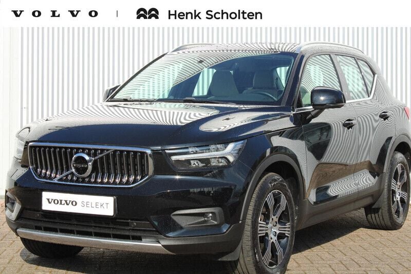 Zwart Gebruikt 2021 Volvo XC40 Inscription SUV | € 31.950 (Goede deal) - Afbeelding 1/4