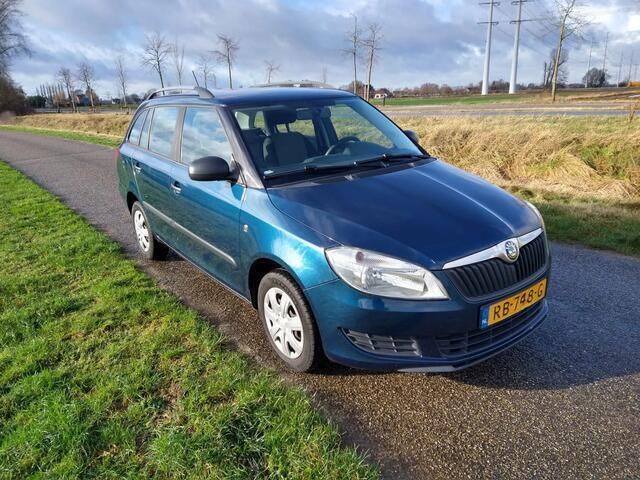 Blauw Gebruikt 2012 Skoda Fabia Fresh Stationwagen | € 1.950 (Goede deal) - Afbeelding 1/4