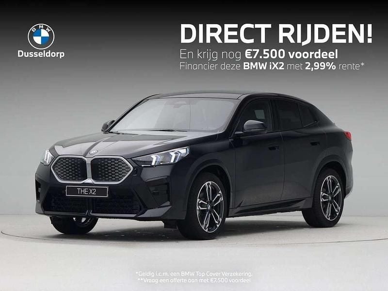 Zwart, metallic lak Nieuw 2025 BMW iX2 M Sport SUV | € 57.552 (Super prijs) - Afbeelding 1/4