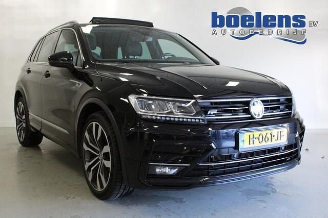Zwart Gebruikt 2019 VW Tiguan Highline SUV | € 21.987 (Super prijs) - Afbeelding 1/4