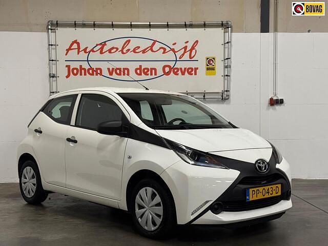 Wit Gebruikt 2017 Toyota Aygo Hatchback | € 7.450 (Eerlijke prijs) - Afbeelding 1/4