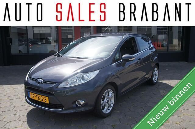 Grijs Gebruikt 2012 Ford Fiesta Titanium Hatchback | € 5.490 (Eerlijke prijs) - Afbeelding 1/4
