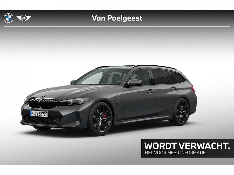 Bmw individual dravitgrau (c36) Gebruikt 2024 BMW 330e Comfort Edition Stationwagen | € 55.900 (Duur) - Afbeelding 1/3