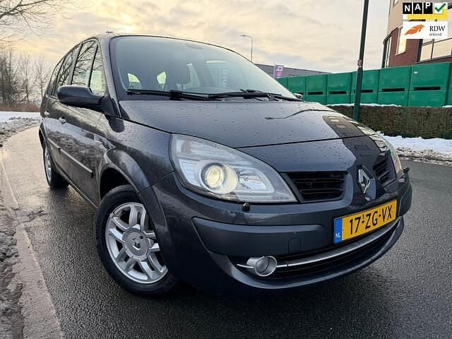 Grijs (metallic) Gebruikt 2008 Renault Grand Scénic II MPV | € 2.645 (Iets duurder) - Afbeelding 1/4