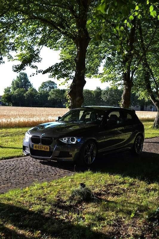 Grijs Gebruikt 2013 BMW 125 M Sport Hatchback | € 13.900 - Afbeelding 1/4