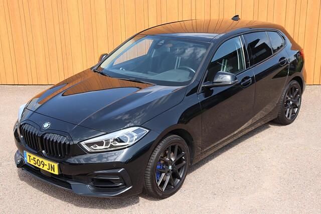 Occasion BMW 116 Performance 109 PK (80 kW) 2023 Zwart Hatchback