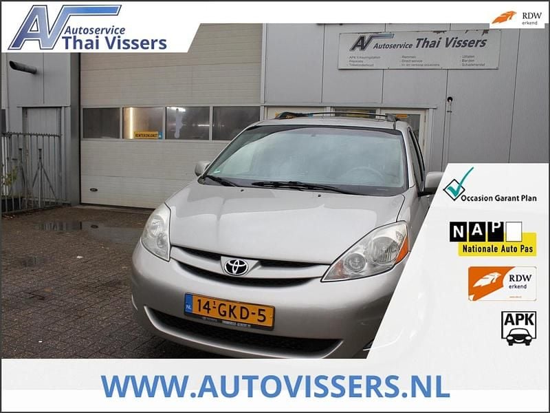 Beige (metallic) Gebruikt 2008 Toyota Sienna XLE MPV | € 7.950 - Afbeelding 1/4