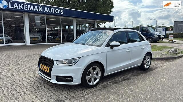 Wit Occasion 2017 Audi A1 Sportback S-Line Hatchback | € 17.950 (Duur) - Afbeelding 1/4