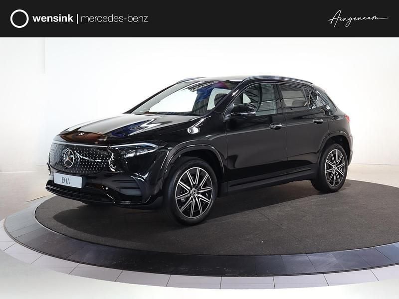 Zwart Nieuw 2025 Mercedes EQA250+ Business SUV | € 43.450 (Super prijs) - Afbeelding 1/4