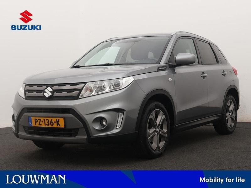 Grijs metallic Occasion 2017 Suzuki Vitara Exclusive SUV | € 16.950 (Eerlijke prijs) - Afbeelding 1/3