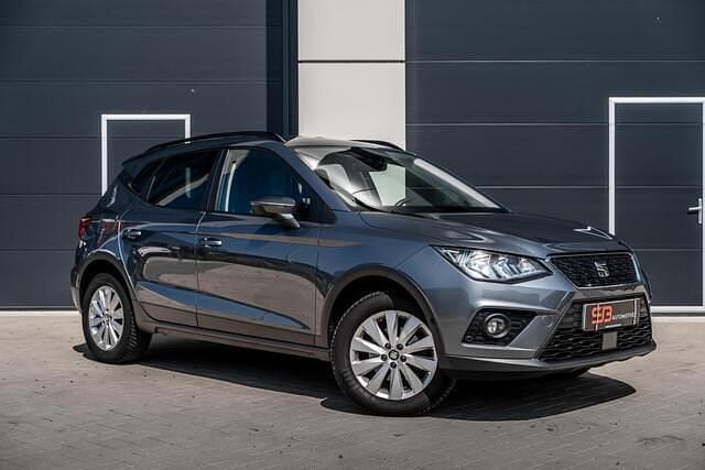 Grijs Gebruikt 2018 Seat Arona Style SUV | € 12.950 (Goede deal) - Afbeelding 1/4