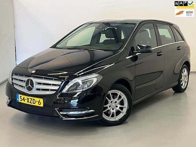 Zwart Gebruikt 2012 Mercedes B180 MPV | € 12.950 (Iets duurder) - Afbeelding 1/4