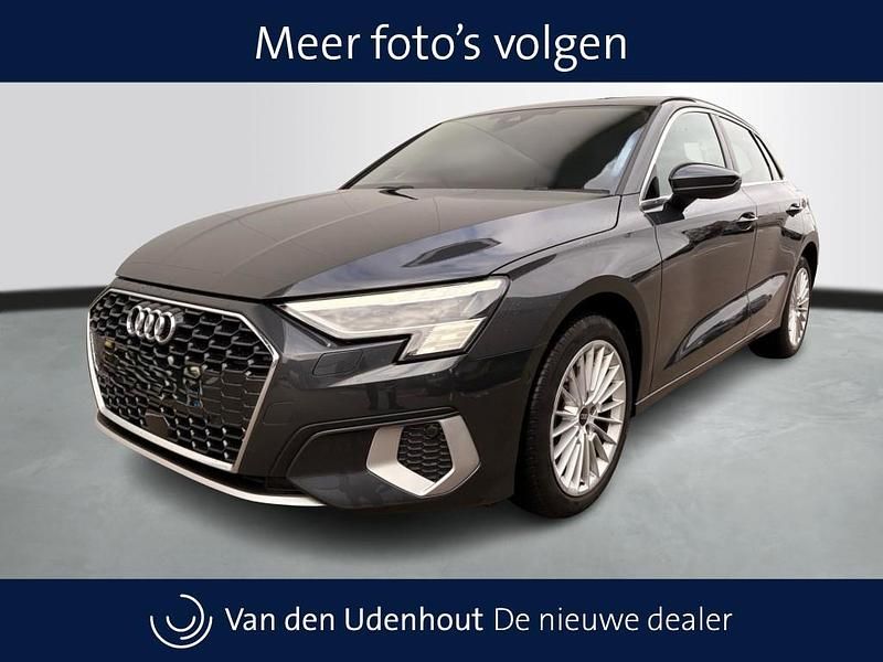 Grijs Gebruikt 2022 Audi A3 Sportback e-tron Advanced Hatchback | € 28.750 (Goede deal) - Afbeelding 1/4