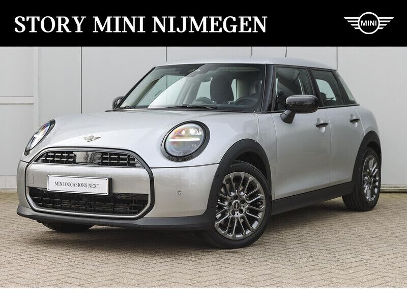 Zilver Gebruikt 2024 Mini Cooper Essential Hatchback | € 33.950 - Afbeelding 1/4
