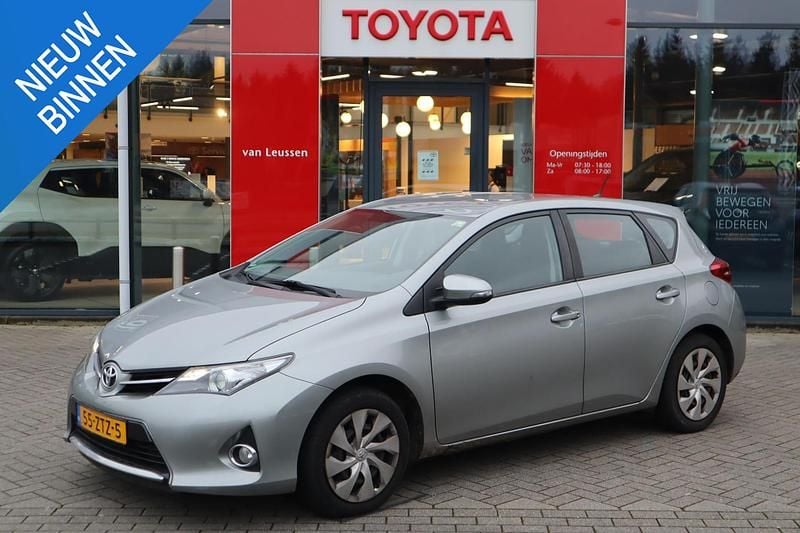 Occasion Toyota Auris 132 PK (97 kW) 2013 Grijs Hatchback
