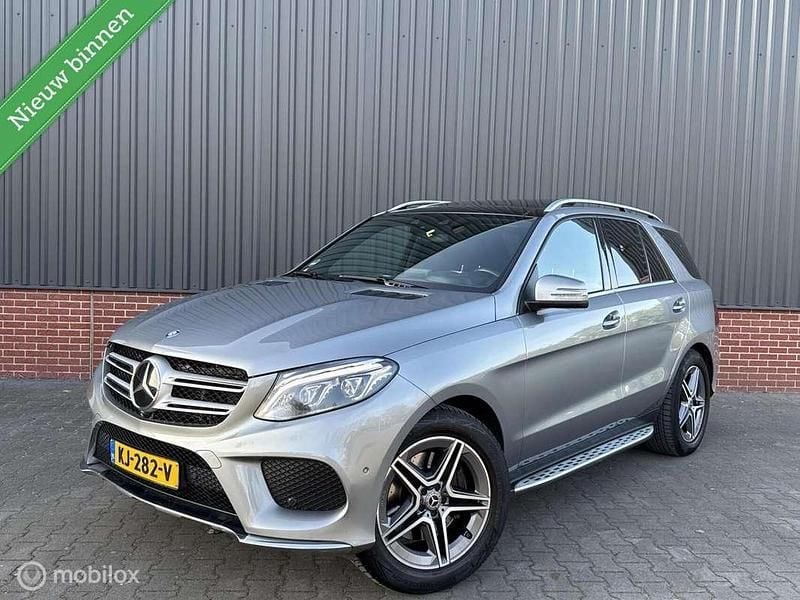 Grijs Occasion 2016 Mercedes GLE500 Sport Edition SUV | € 28.944 (Duur) - Afbeelding 1/4
