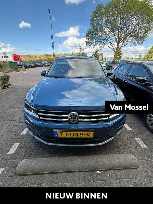 Blauw Gebruikt 2018 VW Tiguan Comfortline SUV | € 27.900 (Eerlijke prijs) - Afbeelding 1/4