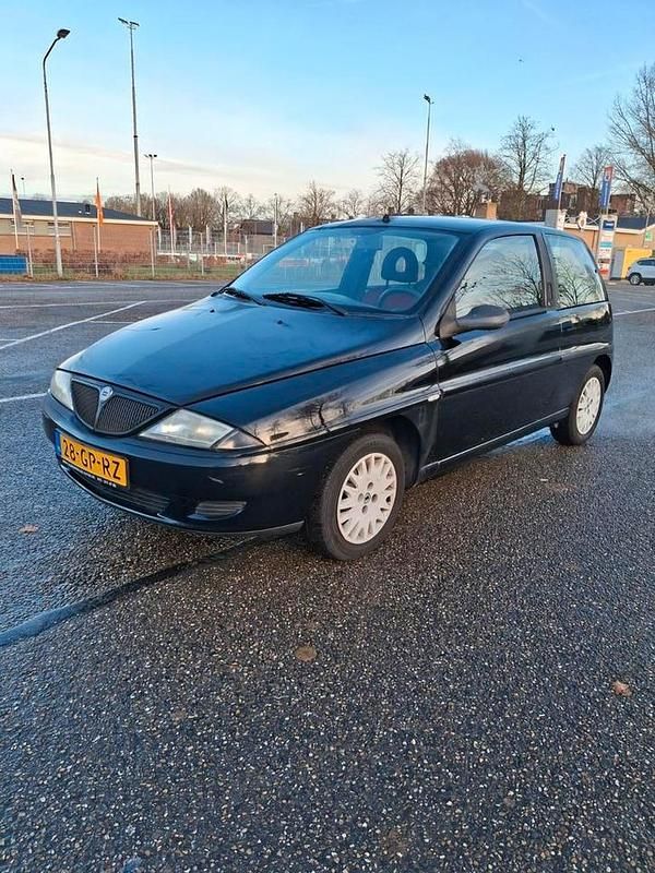 Occasion 2001 Lancia Ypsilon Hatchback | € 1.600 - Afbeelding 1/4