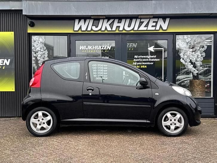 Occasion Peugeot 107 Urban Move 68 PK (50 kW) 2008 Zwart Hatchback