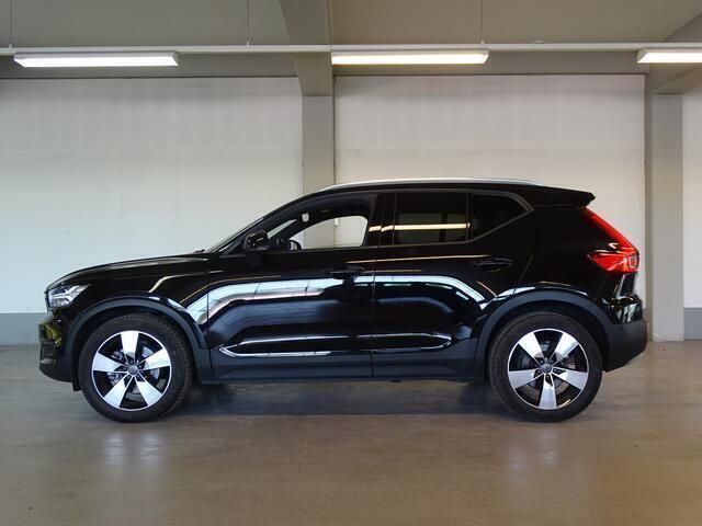 Zwart Gebruikt 2018 Volvo XC40 SUV | € 32.940 (Eerlijke prijs) - Afbeelding 1/4