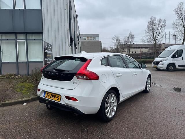 Occasion Volvo V40 Momentum 150 PK (110 kW) 2013 Wit Hatchback