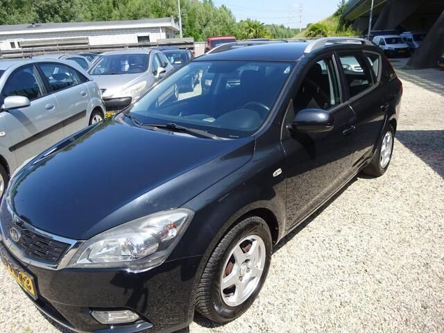 Zwart Gebruikt 2011 Kia Ceed Stationwagen | € 2.995 (Goede deal) - Afbeelding 1/4
