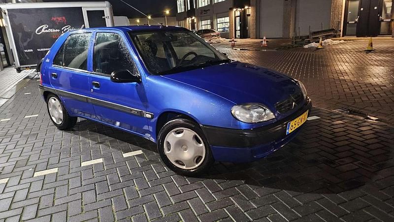 Blauw Gebruikt 2001 Citroën Saxo Hatchback | € 800 (Goede deal) - Afbeelding 1/4