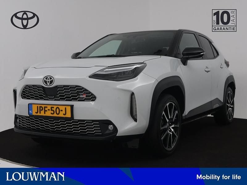Wit Occasion 2026 Toyota Yaris Cross Sport SUV | € 29.945 (Super prijs) - Afbeelding 1/4