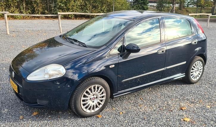 Gebruikt 2011 Fiat Punto | € 1.795 - Afbeelding 1/4
