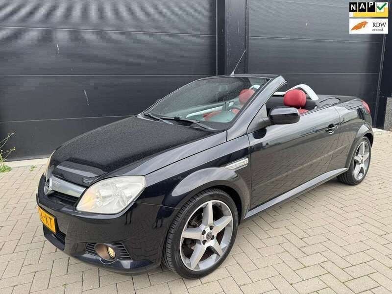 Zwart Gebruikt 2007 Opel Tigra Cabriolet | € 2.200 (Iets duurder) - Afbeelding 1/4