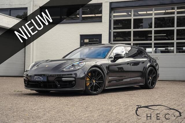 Grijs, metallic lak Gebruikt 2019 Porsche Panamera S E-Hybrid Sport Turismo Sedan | € 89.950 (Eerlijke prijs) - Afbeelding 1/4