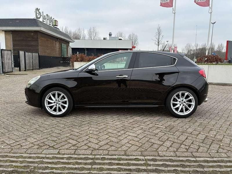 Occasion Alfa Romeo Giulietta Distinctive 170 PK (125 kW) 2011 Zwart Hatchback