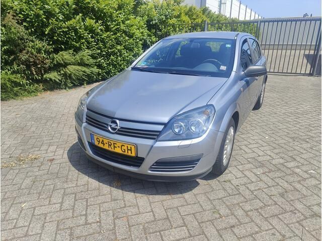 Grijs Gebruikt 2005 Opel Astra Hatchback | € 995 (Eerlijke prijs) - Afbeelding 1/4