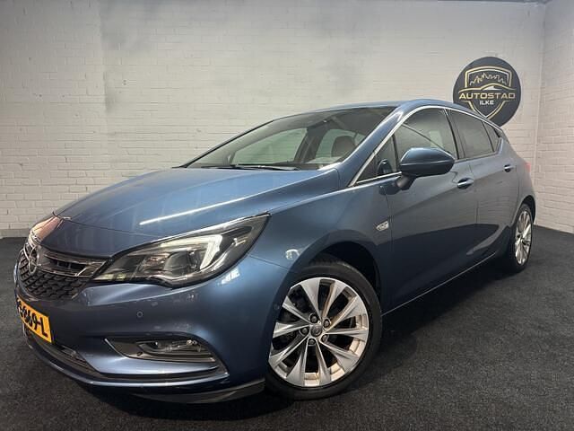 Blauw Occasion 2017 Opel Astra Innovation Hatchback | € 12.995 (Eerlijke prijs) - Afbeelding 1/4