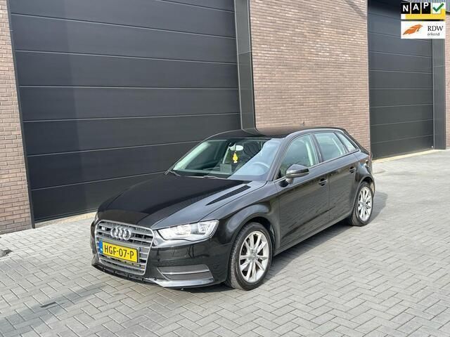 Zwart Gebruikt 2015 Audi A3 Ambition Sedan | € 10.950 (Super prijs) - Afbeelding 1/4