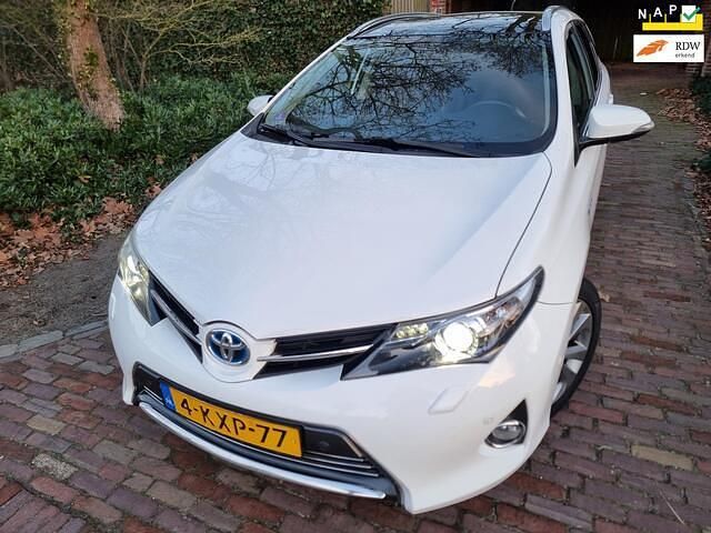 Wit Occasion 2013 Toyota Auris Touring Sports Stationwagen | € 7.945 (Eerlijke prijs) - Afbeelding 1/4